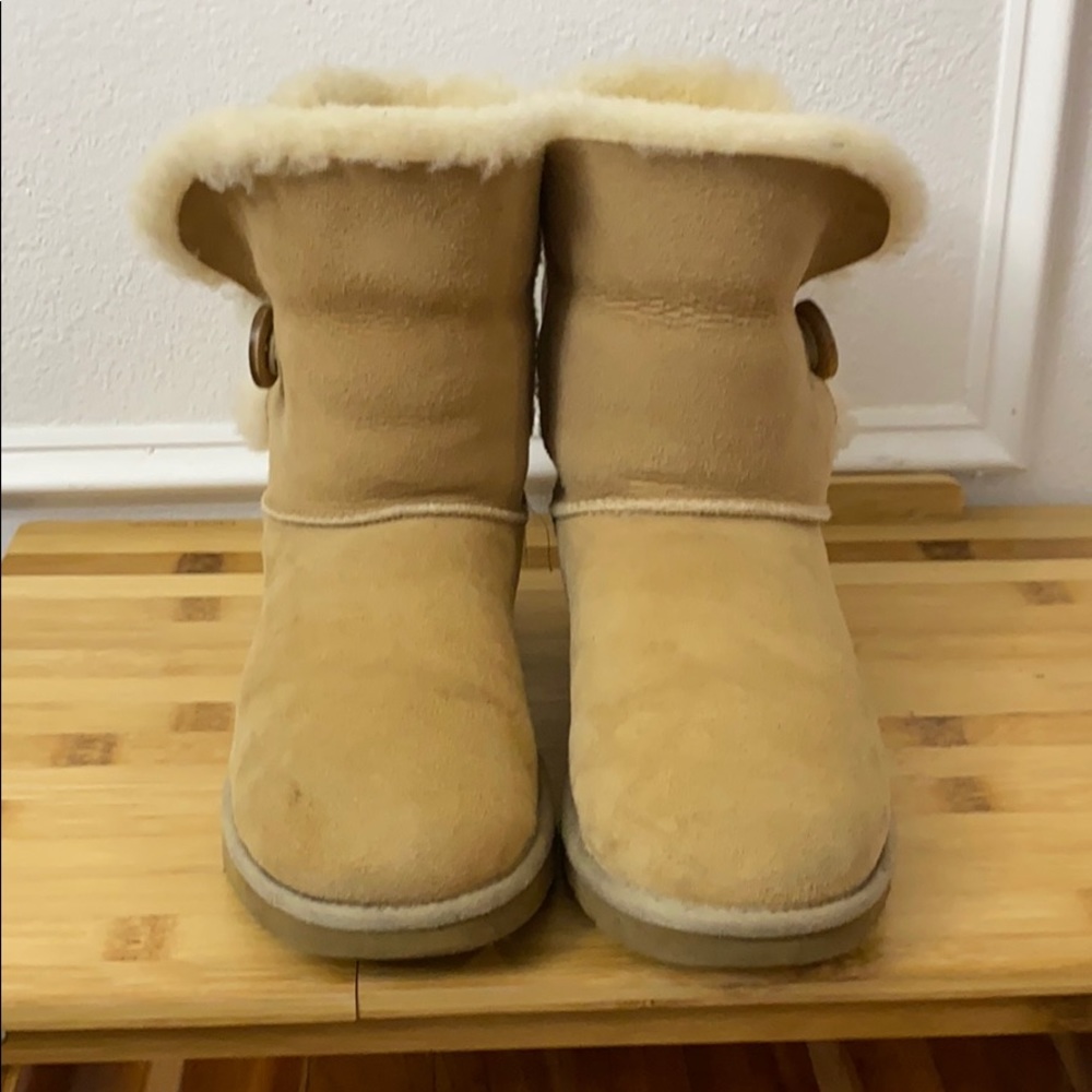 UGG Bailey button boot
